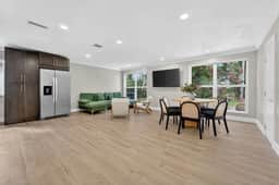 Royal Palm Villa - 8 beds - Pet Freindly - Image 4