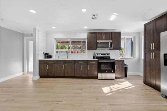 Royal Palm Villa - 8 beds - Pet Freindly - Image 1