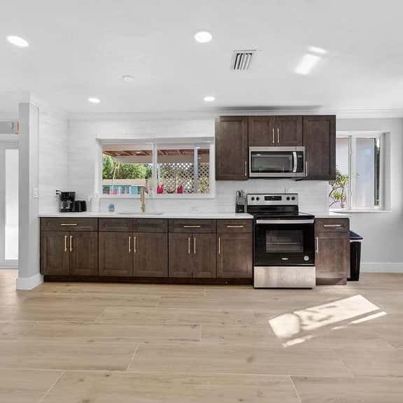 Royal Palm Villa - 8 beds - Pet Freindly - Image 1