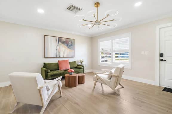 Sunshine Breeze Retreat - Image 2