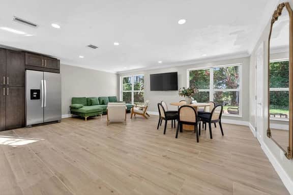 Royal Palm Villa - 8 beds - Pet Freindly - Image 5