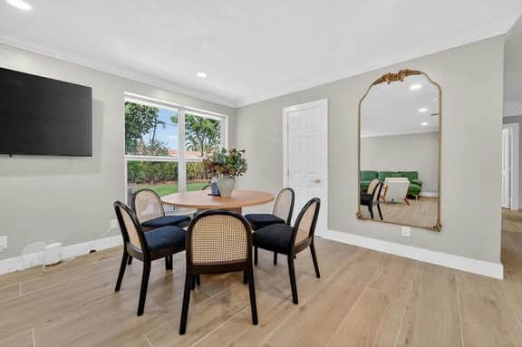 Royal Palm Villa - 8 beds - Pet Freindly - Image 3